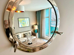 Stunning 2 bedroom Apartment inc Free Parking - 1 Minute walk to Poole Quay - Great Location - Free Parking - Fast WiFi - Smart TV - Newly decorated - sleeps up to 4 - Close to Poole & Bournemouth & S
